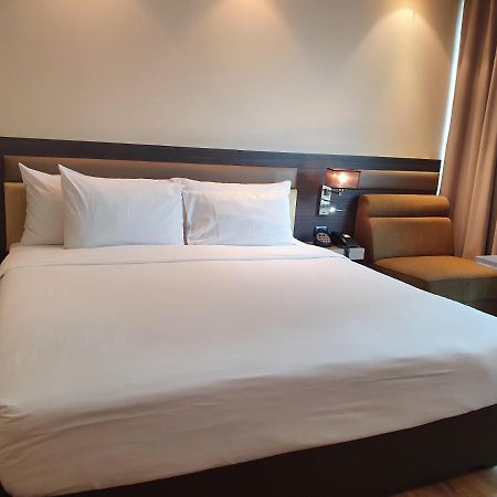 Amora NeoLuxe Suites Hotel Bangkok Extérieur photo