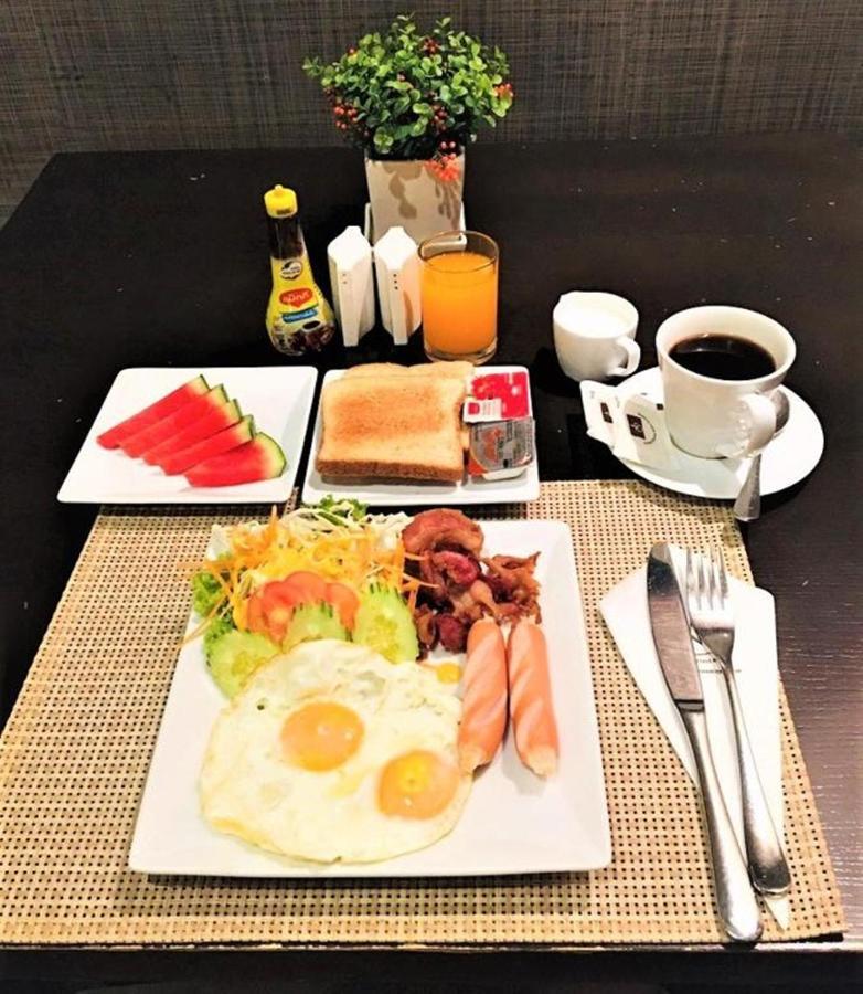 Amora NeoLuxe Suites Hotel Bangkok Extérieur photo