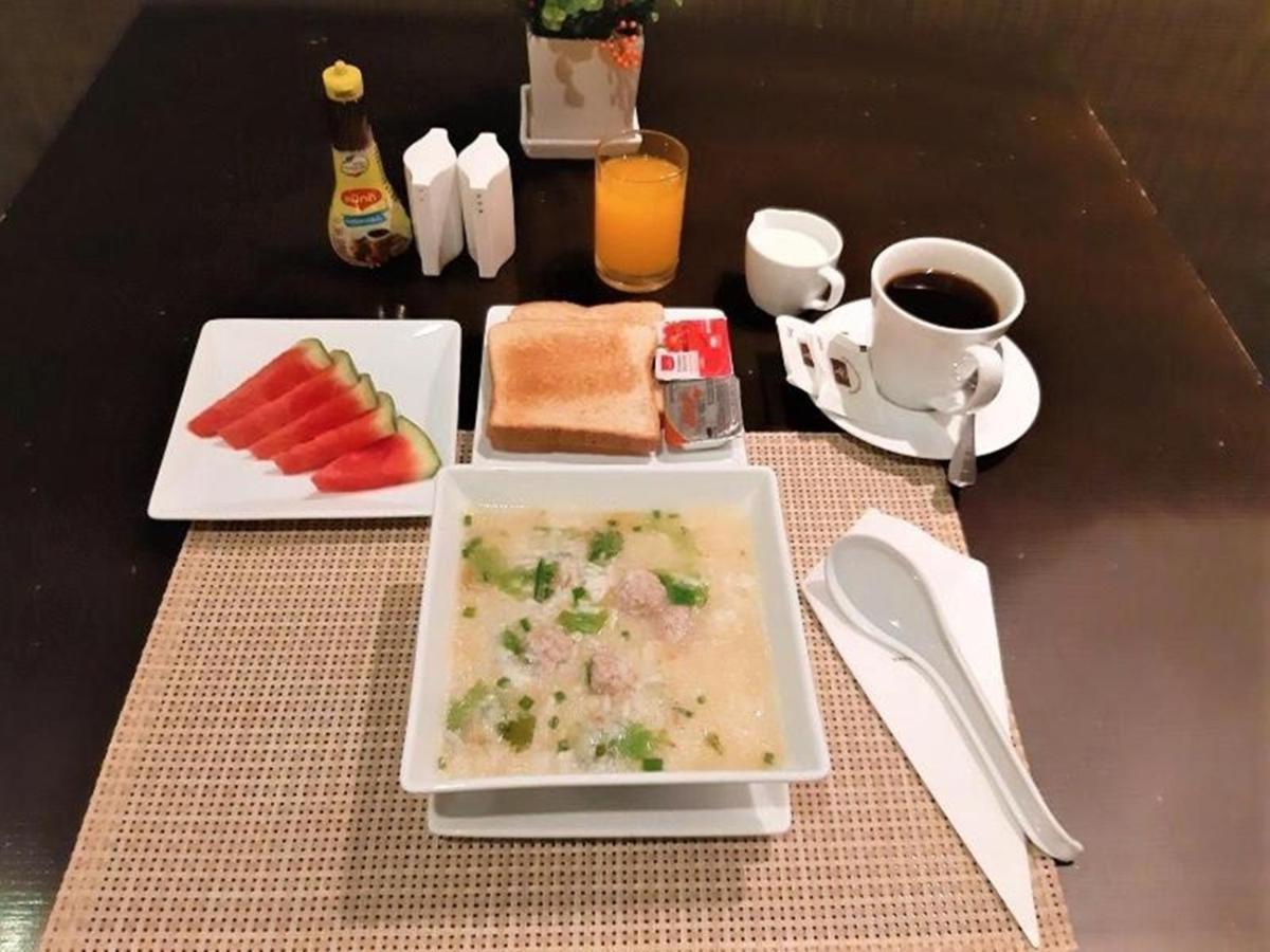 Amora NeoLuxe Suites Hotel Bangkok Extérieur photo