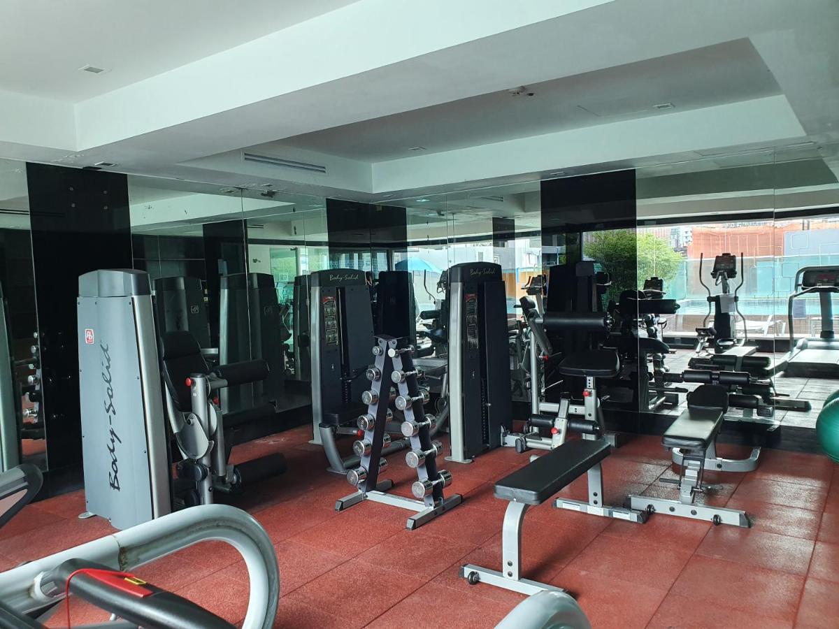 Amora NeoLuxe Suites Hotel Bangkok Extérieur photo