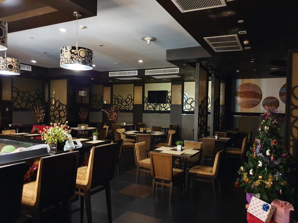 Amora NeoLuxe Suites Hotel Bangkok Extérieur photo