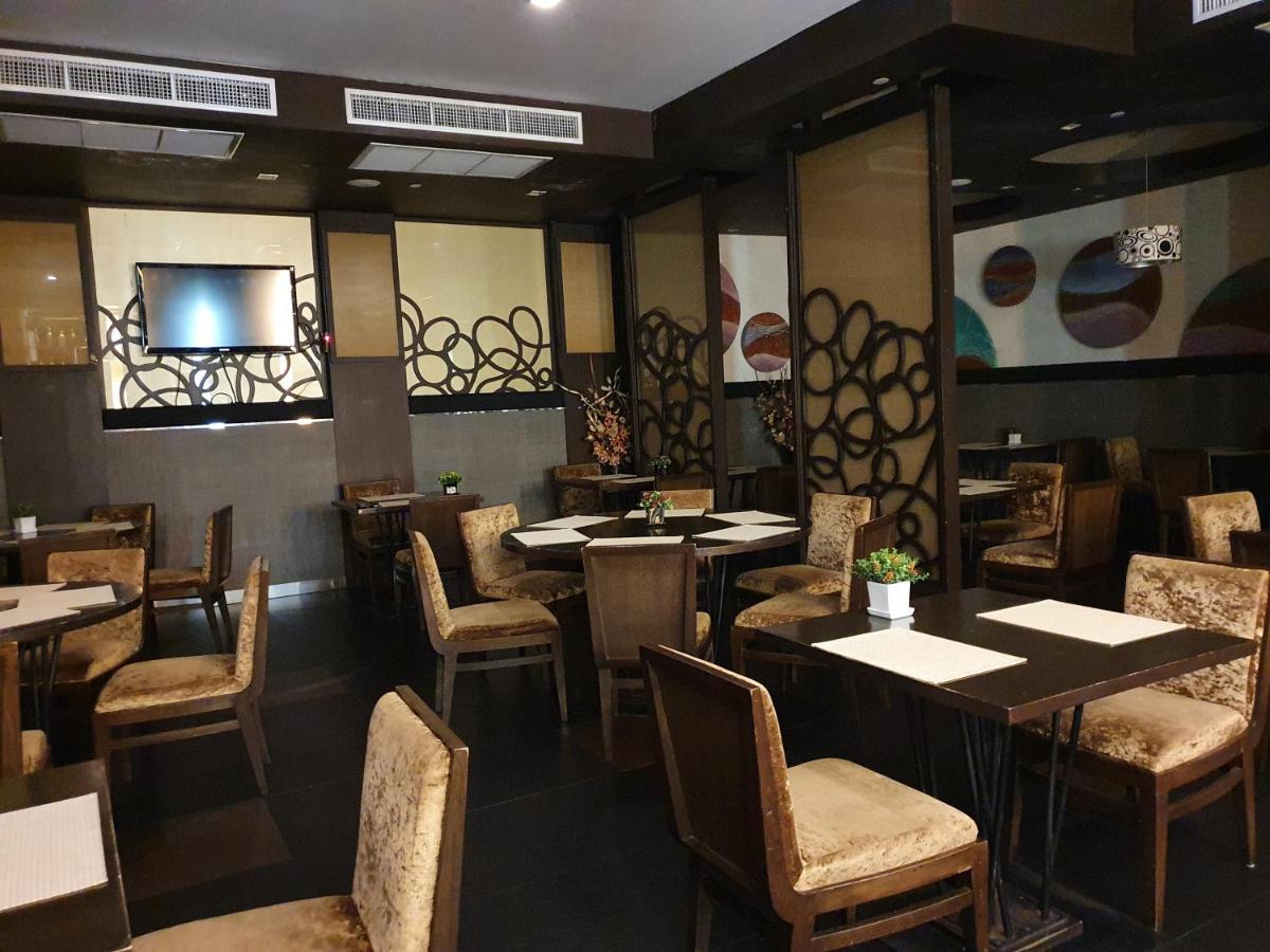 Amora NeoLuxe Suites Hotel Bangkok Extérieur photo