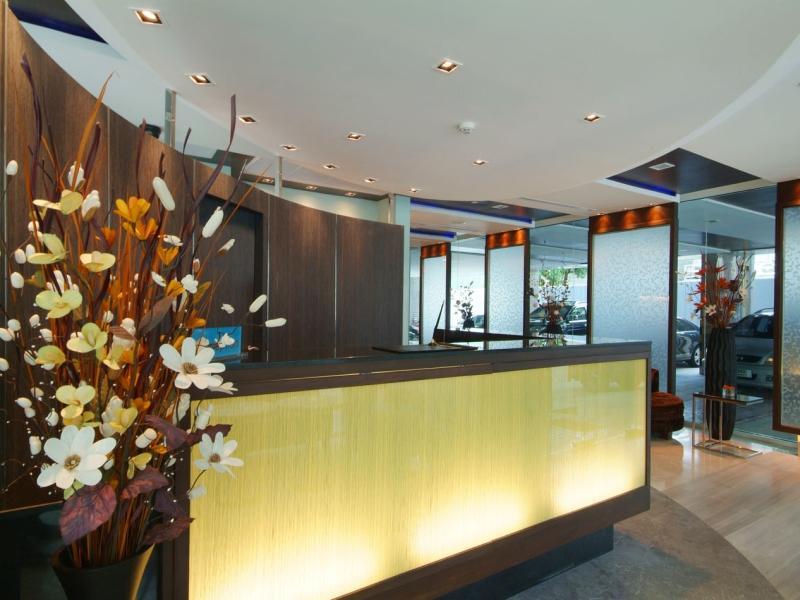 Amora NeoLuxe Suites Hotel Bangkok Extérieur photo