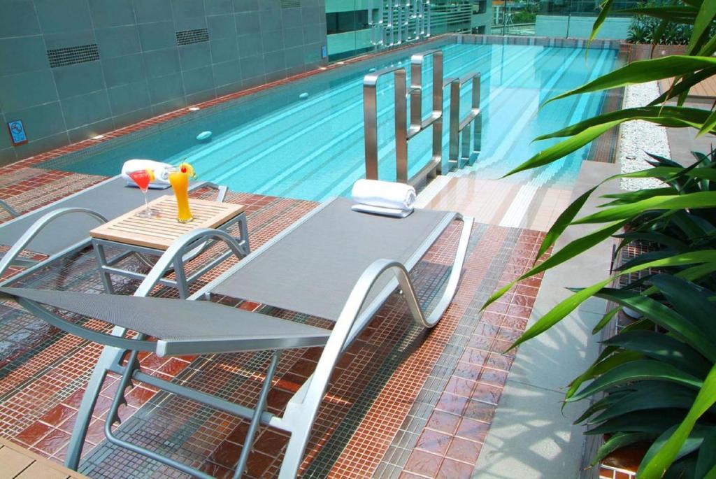 Amora NeoLuxe Suites Hotel Bangkok Extérieur photo