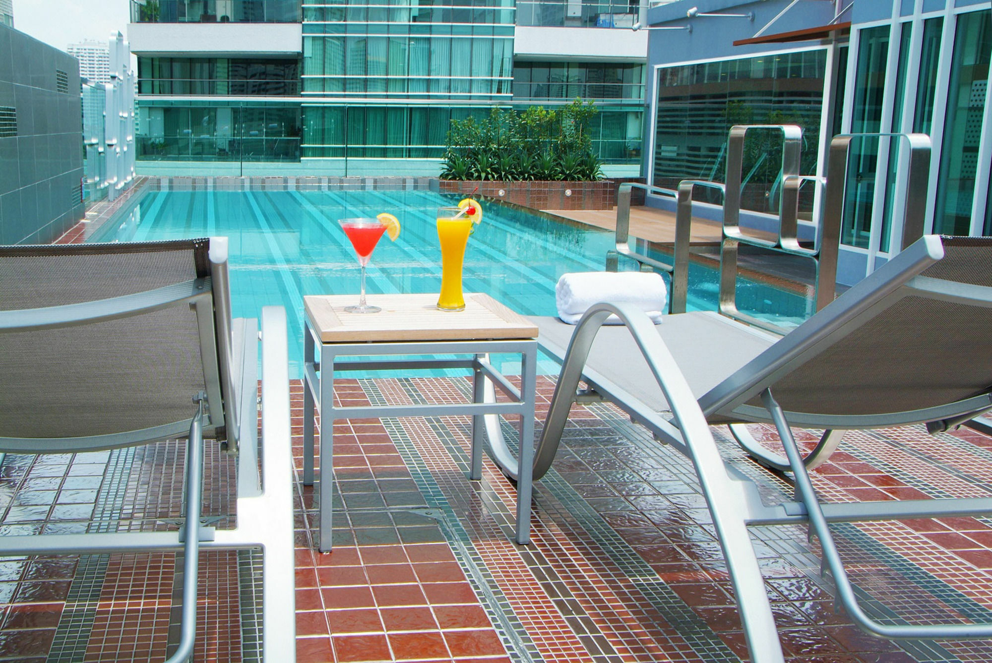 Amora NeoLuxe Suites Hotel Bangkok Extérieur photo