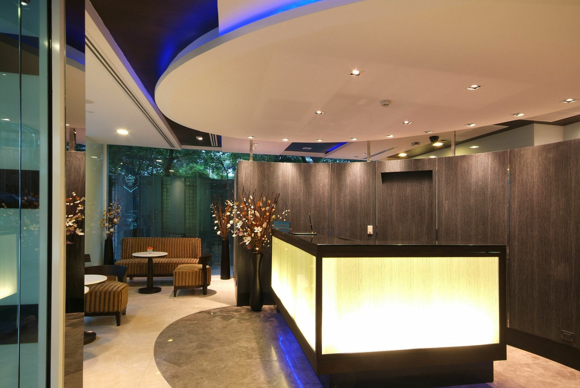 Amora NeoLuxe Suites Hotel Bangkok Extérieur photo