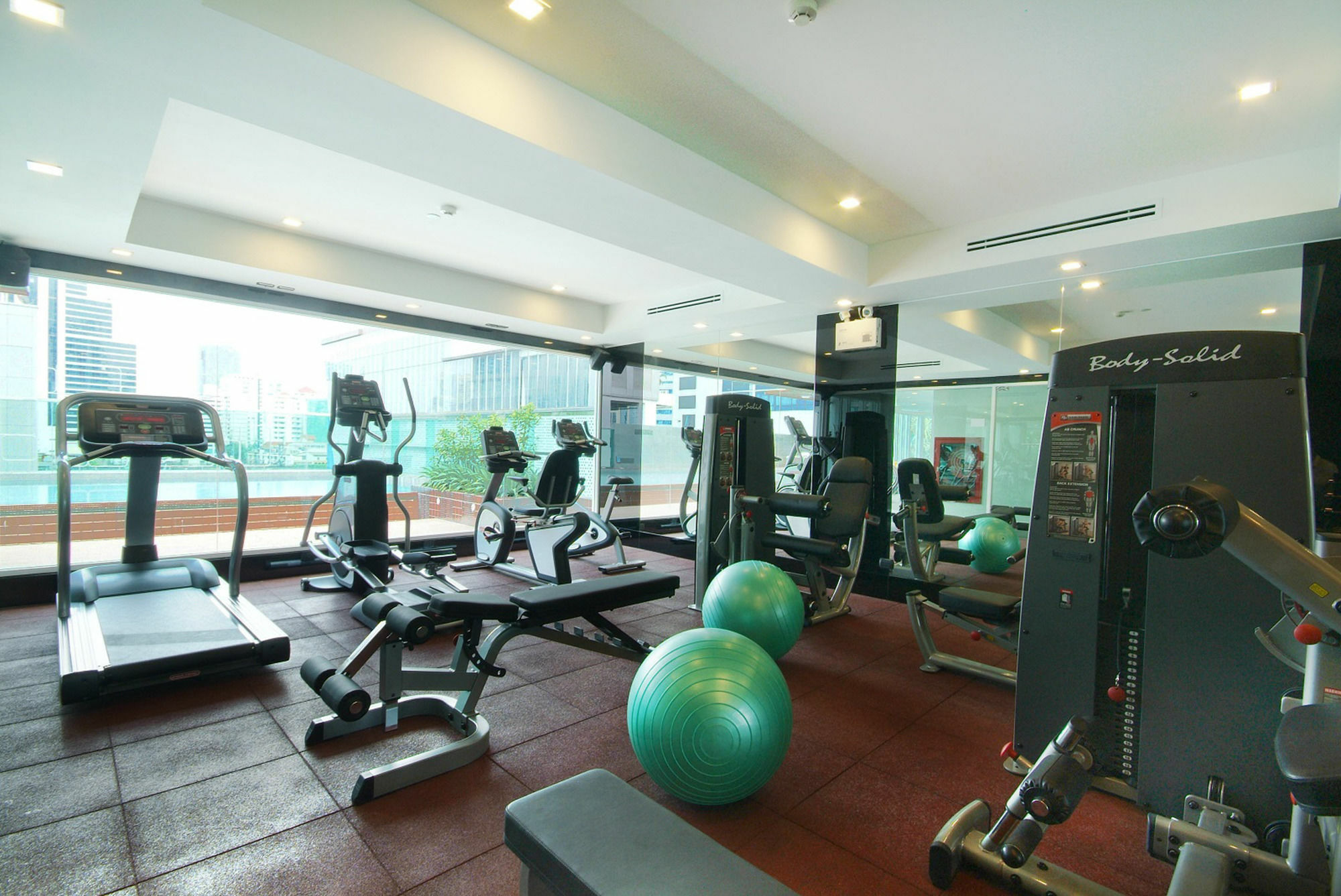 Amora NeoLuxe Suites Hotel Bangkok Extérieur photo